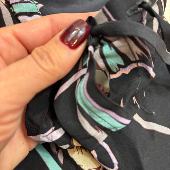 Ladies Tucker Brand Black and Floral Side Tie Pants Size Medium - Picture 9 of 14